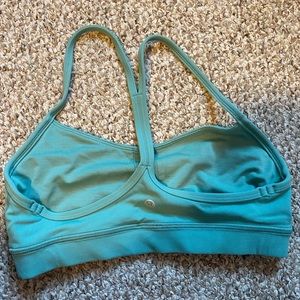 Lululemon flow y nulu sports bra